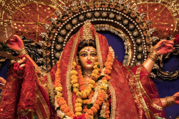 Day 5 Of Navratri: Worshiping Maa Skanda Mata In Yellow